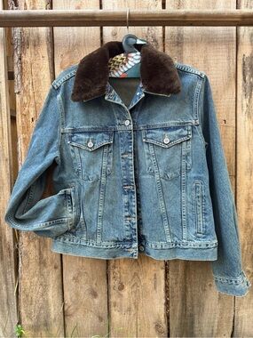 Anne Klein Vintage Blue Denim Jacket with Brown Faux Fur Collar